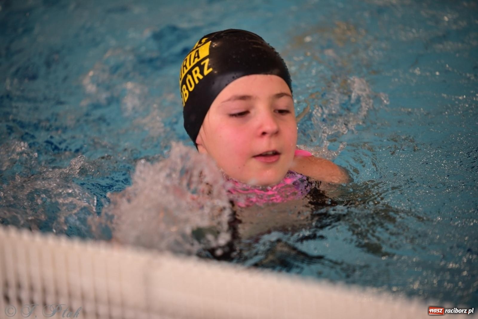 Zdjęcie w galerii na portalu naszraciborz.pl: IV Mistrzostwa Raciborza Szkół Podstawowych w pływaniu – sportowa rywalizacja na H2Ostróg zakończona wiadomości z regionu