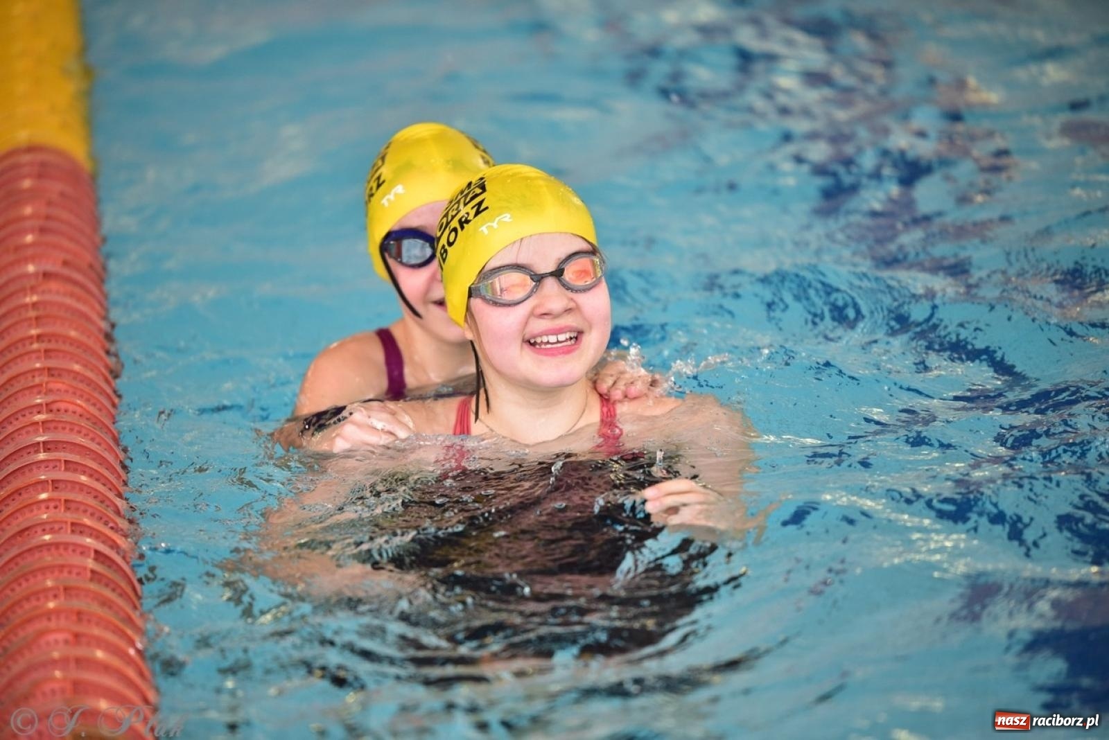 Zdjęcie w galerii na portalu naszraciborz.pl: IV Mistrzostwa Raciborza Szkół Podstawowych w pływaniu – sportowa rywalizacja na H2Ostróg zakończona wiadomości z regionu