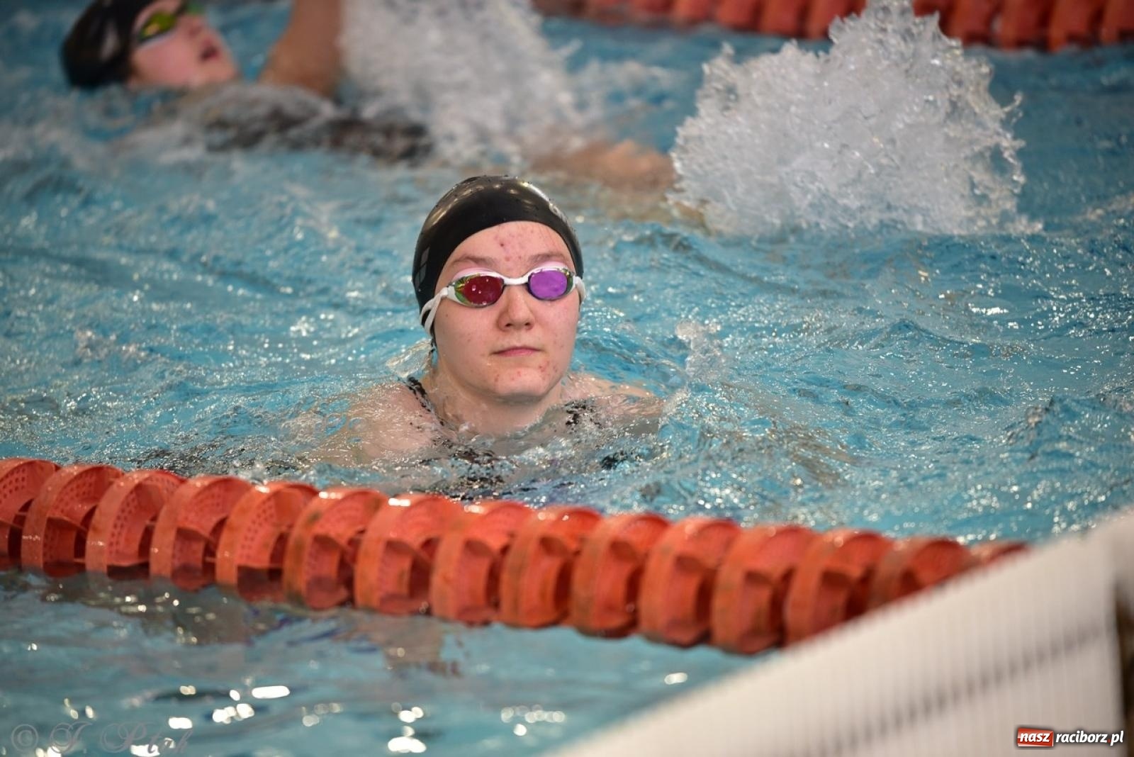 Zdjęcie w galerii na portalu naszraciborz.pl: IV Mistrzostwa Raciborza Szkół Podstawowych w pływaniu – sportowa rywalizacja na H2Ostróg zakończona wiadomości z regionu