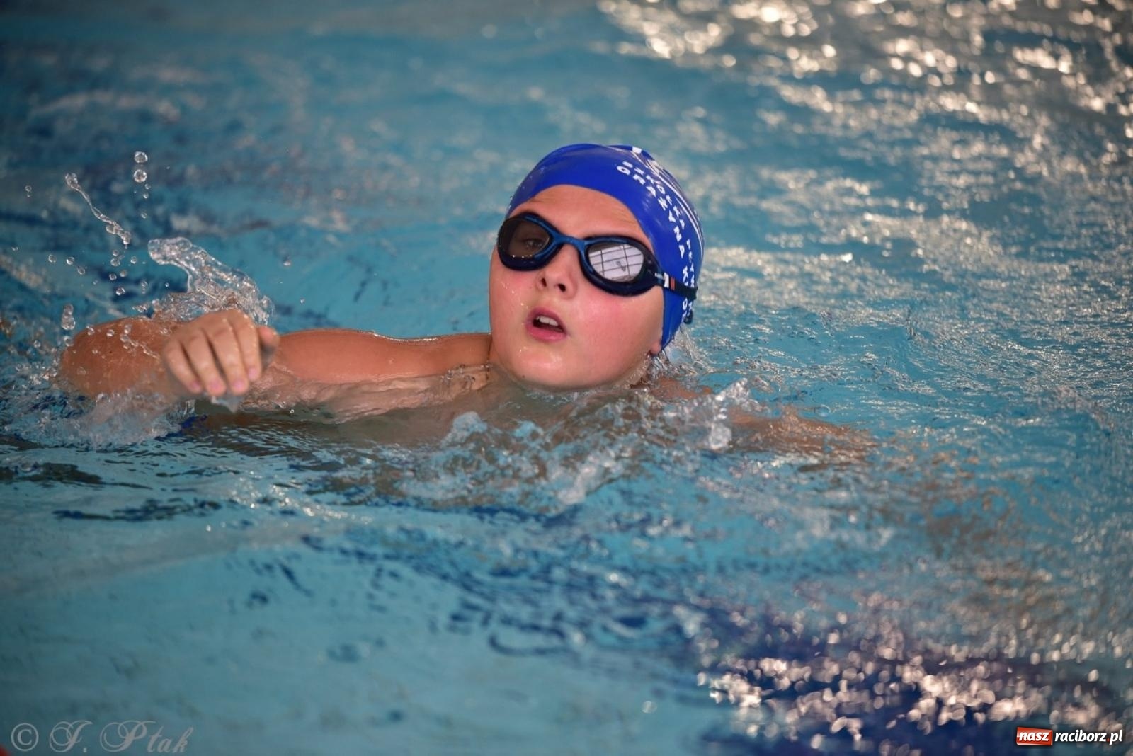 Zdjęcie w galerii na portalu naszraciborz.pl: IV Mistrzostwa Raciborza Szkół Podstawowych w pływaniu – sportowa rywalizacja na H2Ostróg zakończona wiadomości z regionu