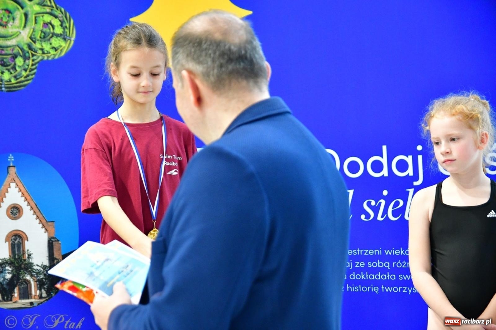 Zdjęcie w galerii na portalu naszraciborz.pl: IV Mistrzostwa Raciborza Szkół Podstawowych w pływaniu – sportowa rywalizacja na H2Ostróg zakończona wiadomości z regionu