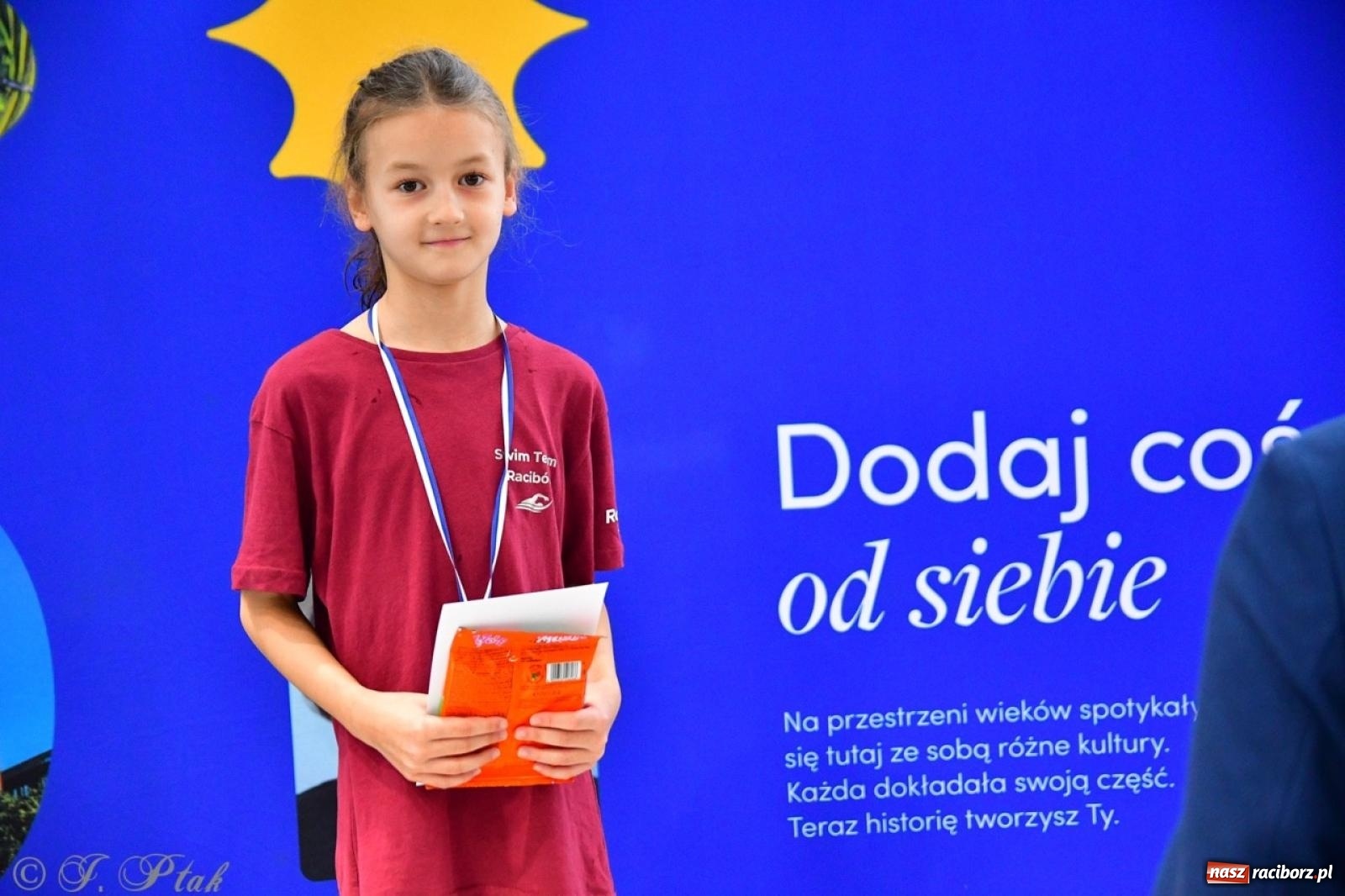 Zdjęcie w galerii na portalu naszraciborz.pl: IV Mistrzostwa Raciborza Szkół Podstawowych w pływaniu – sportowa rywalizacja na H2Ostróg zakończona wiadomości z regionu