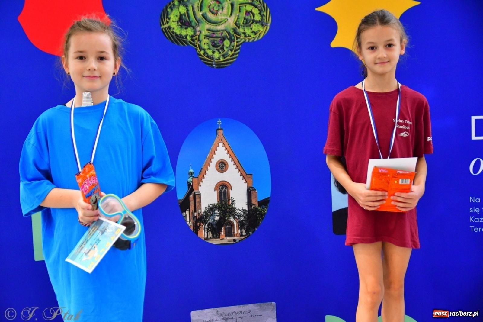 Zdjęcie w galerii na portalu naszraciborz.pl: IV Mistrzostwa Raciborza Szkół Podstawowych w pływaniu – sportowa rywalizacja na H2Ostróg zakończona wiadomości z regionu