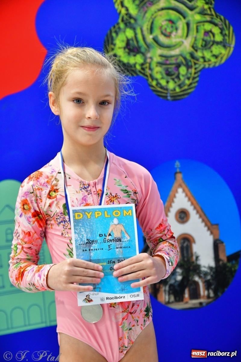Zdjęcie w galerii na portalu naszraciborz.pl: IV Mistrzostwa Raciborza Szkół Podstawowych w pływaniu – sportowa rywalizacja na H2Ostróg zakończona wiadomości z regionu