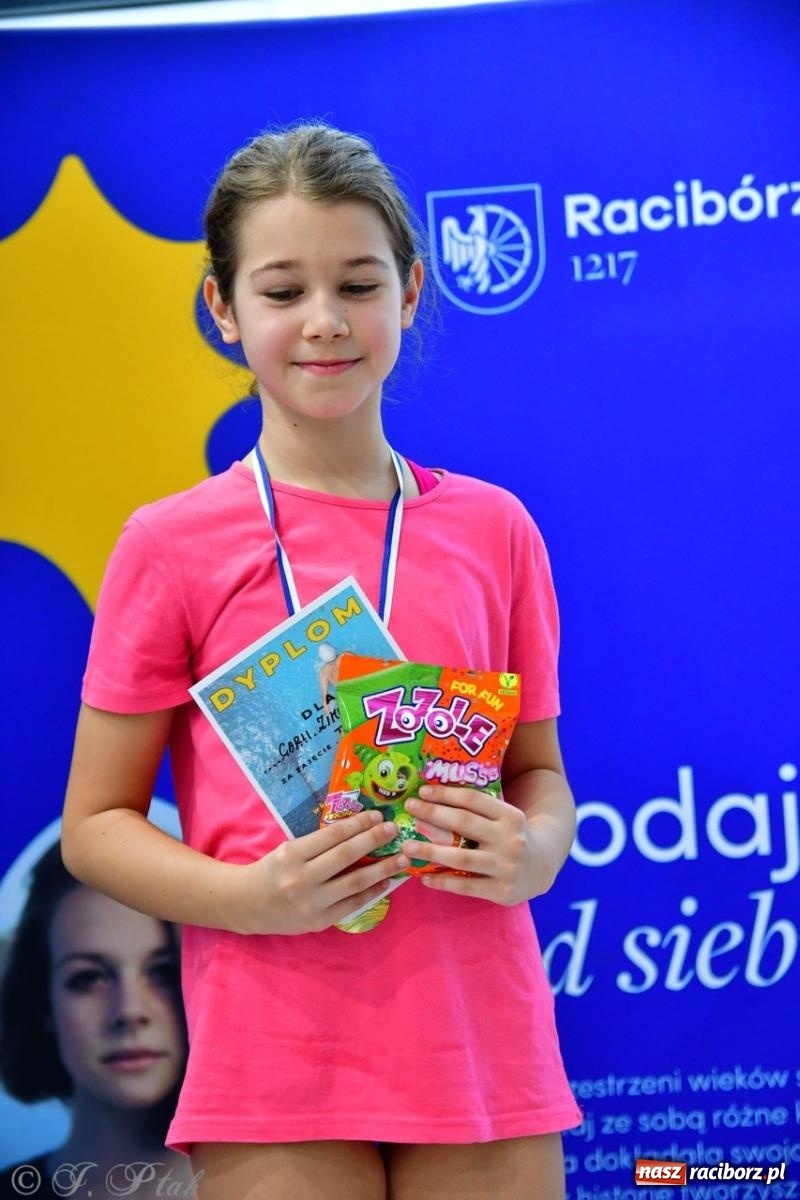 Zdjęcie w galerii na portalu naszraciborz.pl: IV Mistrzostwa Raciborza Szkół Podstawowych w pływaniu – sportowa rywalizacja na H2Ostróg zakończona wiadomości z regionu