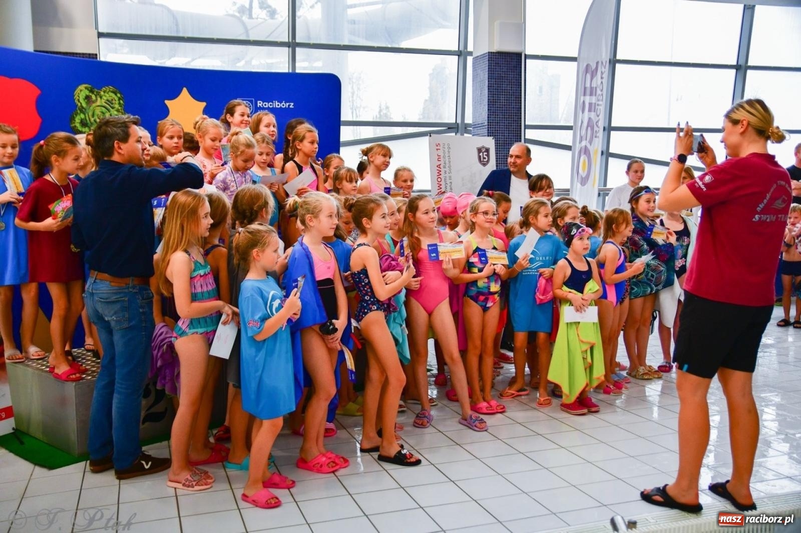 Zdjęcie w galerii na portalu naszraciborz.pl: IV Mistrzostwa Raciborza Szkół Podstawowych w pływaniu – sportowa rywalizacja na H2Ostróg zakończona wiadomości z regionu