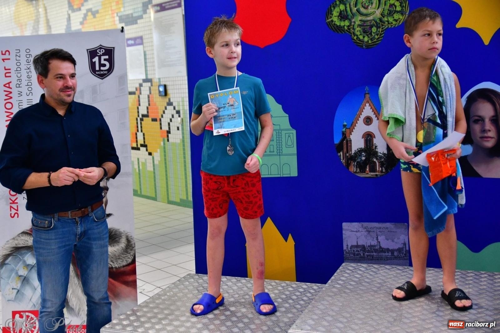 Zdjęcie w galerii na portalu naszraciborz.pl: IV Mistrzostwa Raciborza Szkół Podstawowych w pływaniu – sportowa rywalizacja na H2Ostróg zakończona wiadomości z regionu