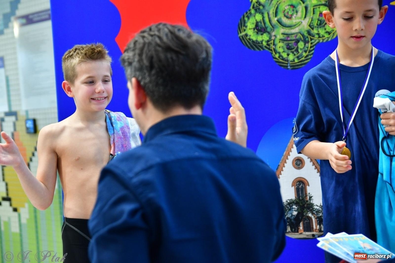 Zdjęcie w galerii na portalu naszraciborz.pl: IV Mistrzostwa Raciborza Szkół Podstawowych w pływaniu – sportowa rywalizacja na H2Ostróg zakończona wiadomości z regionu