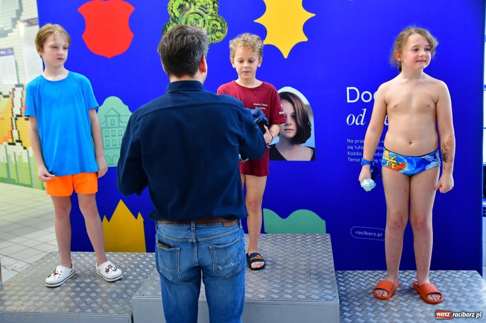Zdjęcie w galerii na portalu naszraciborz.pl: IV Mistrzostwa Raciborza Szkół Podstawowych w pływaniu – sportowa rywalizacja na H2Ostróg zakończona wiadomości z regionu
