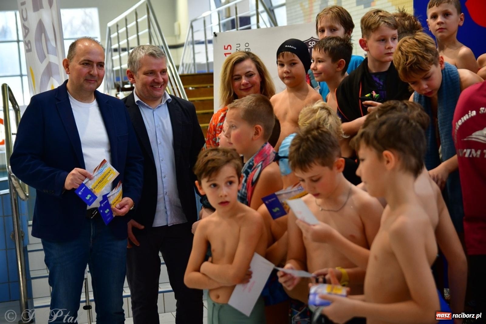 Zdjęcie w galerii na portalu naszraciborz.pl: IV Mistrzostwa Raciborza Szkół Podstawowych w pływaniu – sportowa rywalizacja na H2Ostróg zakończona wiadomości z regionu