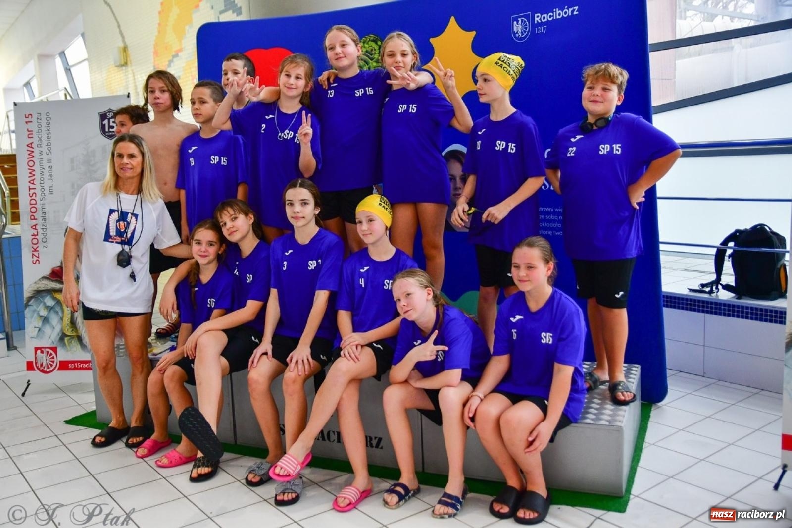 Zdjęcie w galerii na portalu naszraciborz.pl: IV Mistrzostwa Raciborza Szkół Podstawowych w pływaniu – sportowa rywalizacja na H2Ostróg zakończona wiadomości z regionu