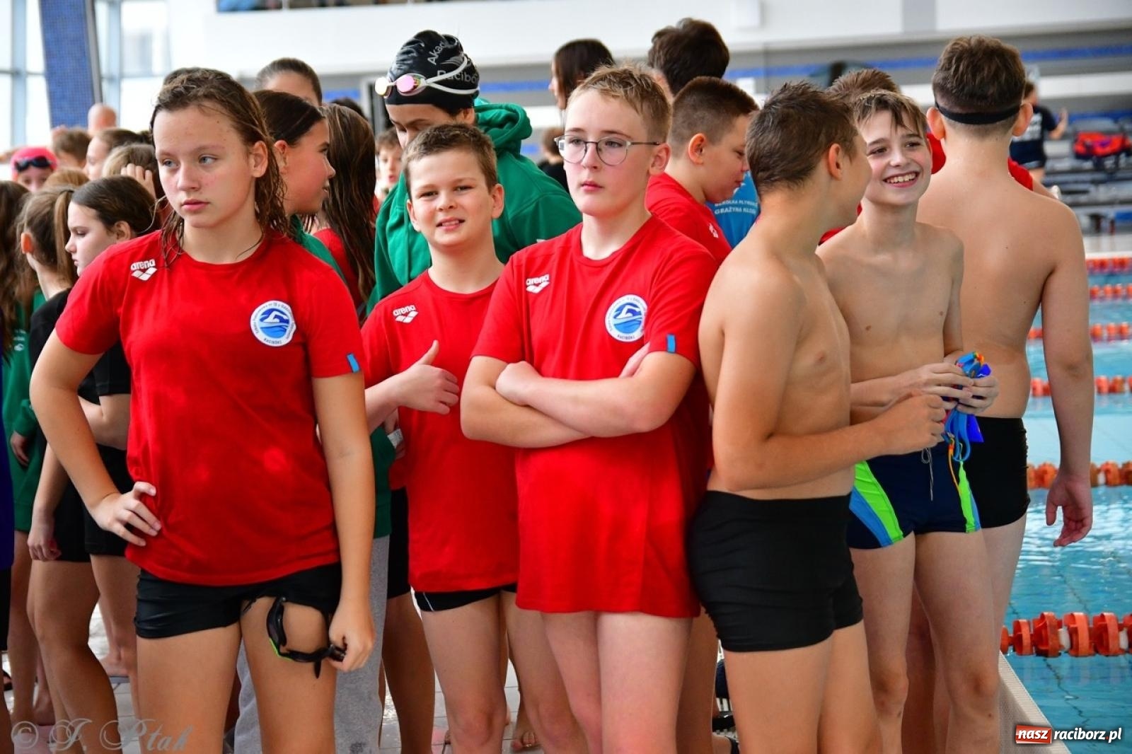 Zdjęcie w galerii na portalu naszraciborz.pl: IV Mistrzostwa Raciborza Szkół Podstawowych w pływaniu – sportowa rywalizacja na H2Ostróg zakończona wiadomości z regionu