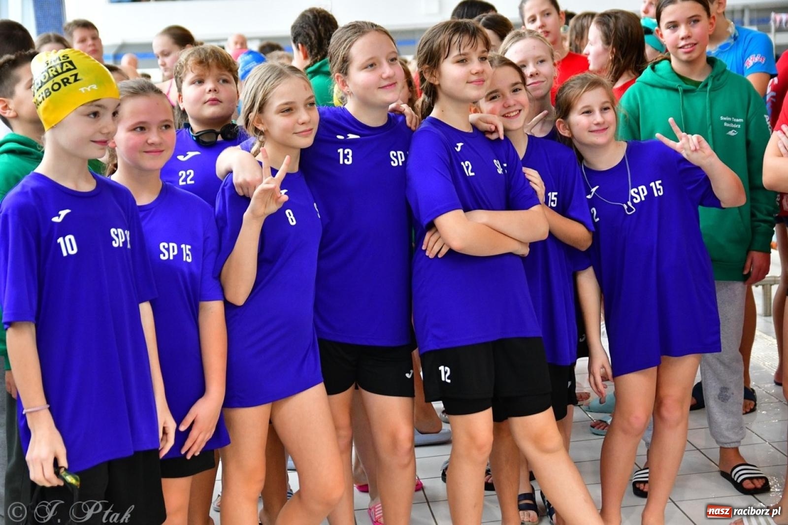 Zdjęcie w galerii na portalu naszraciborz.pl: IV Mistrzostwa Raciborza Szkół Podstawowych w pływaniu – sportowa rywalizacja na H2Ostróg zakończona wiadomości z regionu