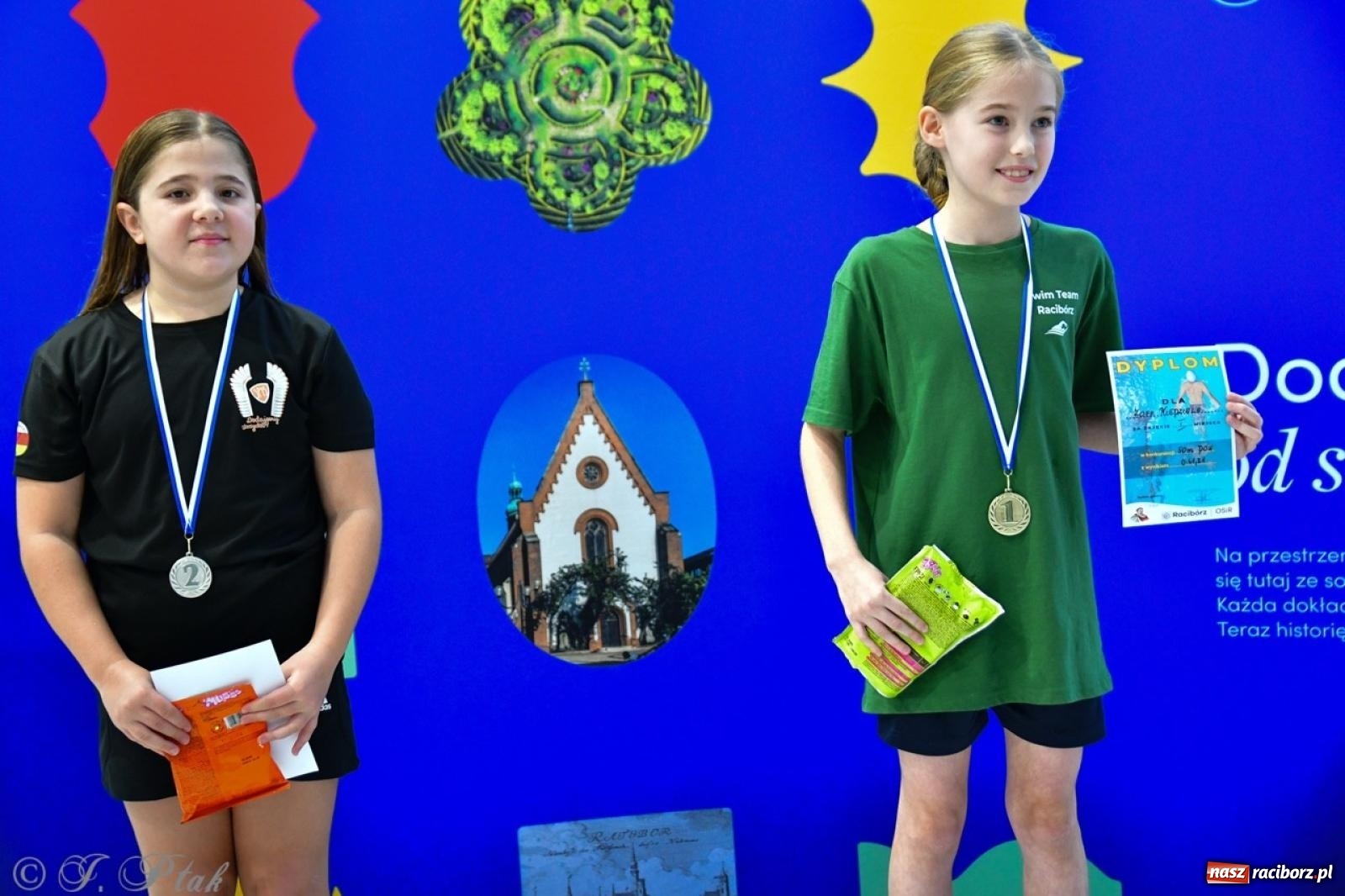 Zdjęcie w galerii na portalu naszraciborz.pl: IV Mistrzostwa Raciborza Szkół Podstawowych w pływaniu – sportowa rywalizacja na H2Ostróg zakończona wiadomości z regionu