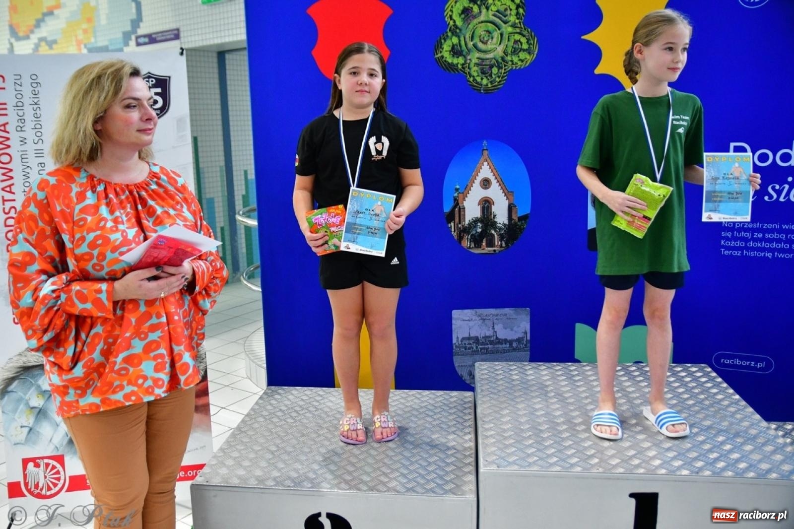 Zdjęcie w galerii na portalu naszraciborz.pl: IV Mistrzostwa Raciborza Szkół Podstawowych w pływaniu – sportowa rywalizacja na H2Ostróg zakończona wiadomości z regionu