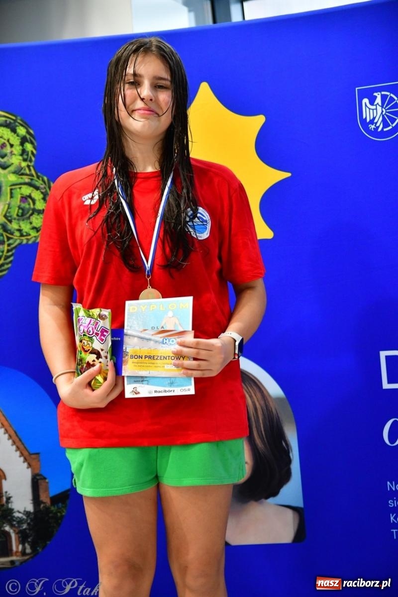 Zdjęcie w galerii na portalu naszraciborz.pl: IV Mistrzostwa Raciborza Szkół Podstawowych w pływaniu – sportowa rywalizacja na H2Ostróg zakończona wiadomości z regionu