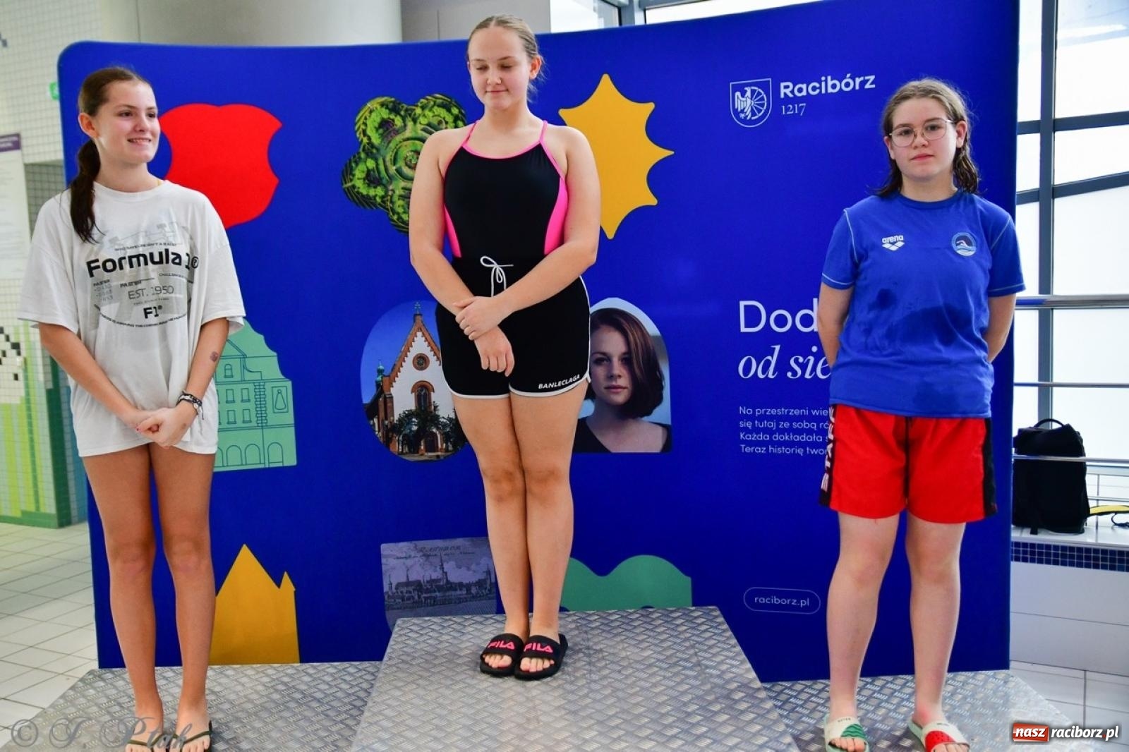 Zdjęcie w galerii na portalu naszraciborz.pl: IV Mistrzostwa Raciborza Szkół Podstawowych w pływaniu – sportowa rywalizacja na H2Ostróg zakończona wiadomości z regionu