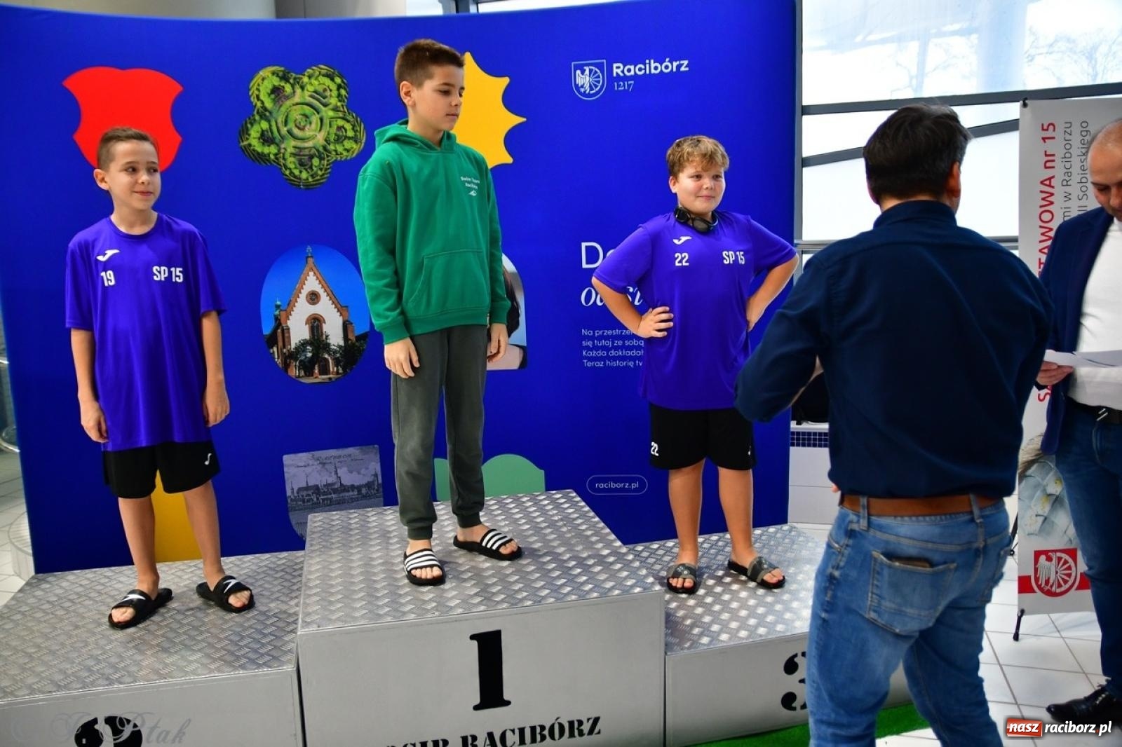 Zdjęcie w galerii na portalu naszraciborz.pl: IV Mistrzostwa Raciborza Szkół Podstawowych w pływaniu – sportowa rywalizacja na H2Ostróg zakończona wiadomości z regionu