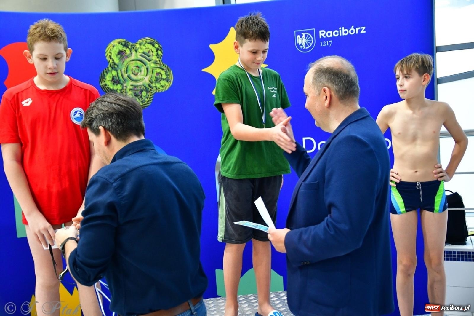 Zdjęcie w galerii na portalu naszraciborz.pl: IV Mistrzostwa Raciborza Szkół Podstawowych w pływaniu – sportowa rywalizacja na H2Ostróg zakończona wiadomości z regionu