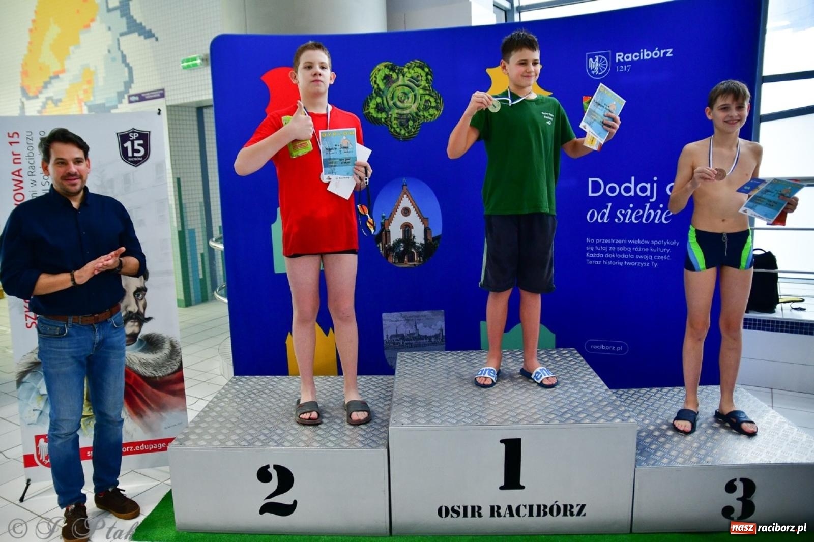 Zdjęcie w galerii na portalu naszraciborz.pl: IV Mistrzostwa Raciborza Szkół Podstawowych w pływaniu – sportowa rywalizacja na H2Ostróg zakończona wiadomości z regionu