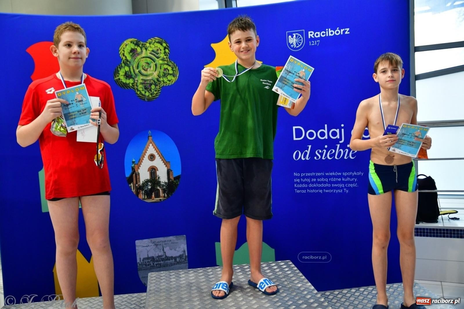 Zdjęcie w galerii na portalu naszraciborz.pl: IV Mistrzostwa Raciborza Szkół Podstawowych w pływaniu – sportowa rywalizacja na H2Ostróg zakończona wiadomości z regionu