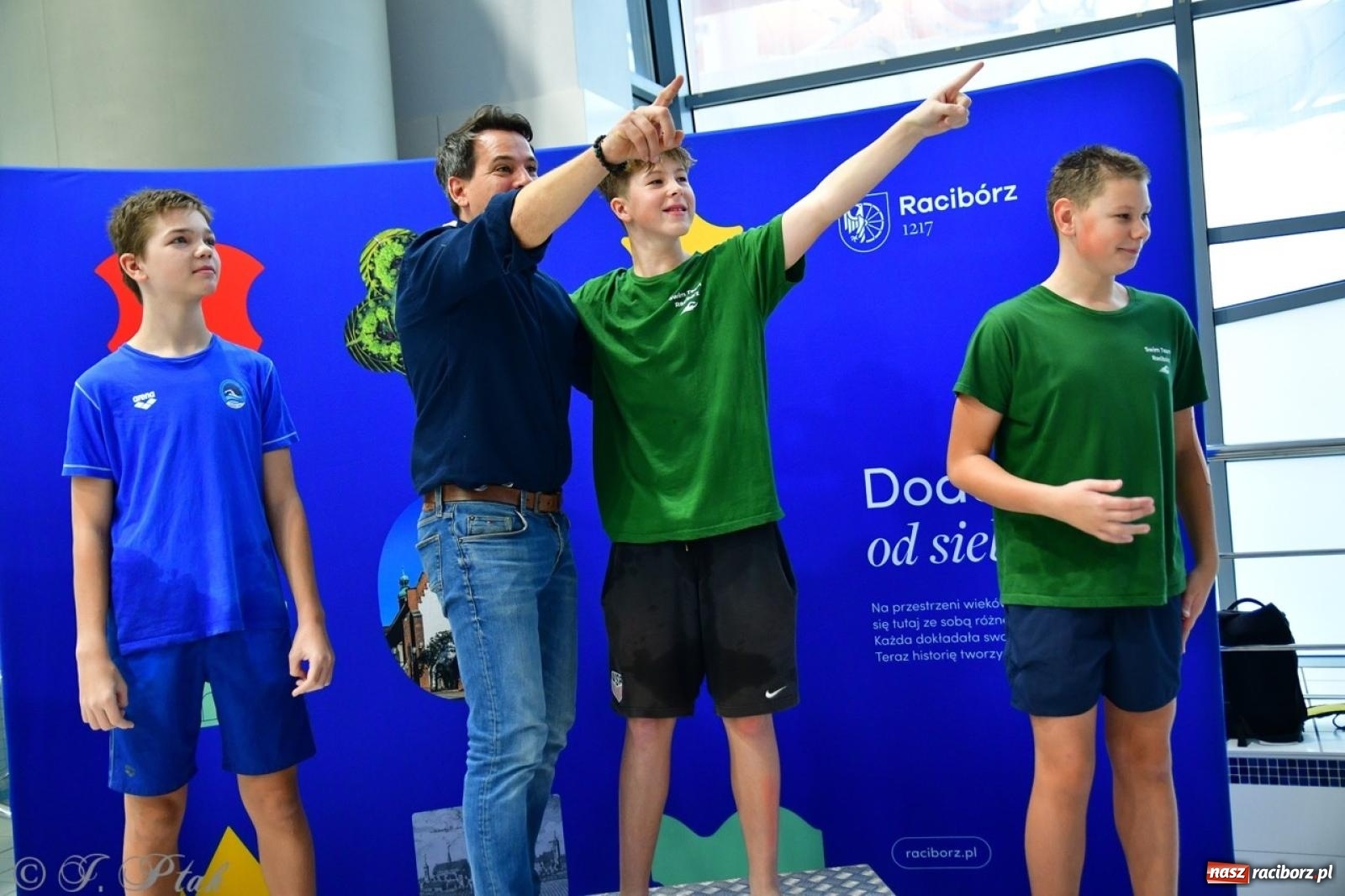 Zdjęcie w galerii na portalu naszraciborz.pl: IV Mistrzostwa Raciborza Szkół Podstawowych w pływaniu – sportowa rywalizacja na H2Ostróg zakończona wiadomości z regionu