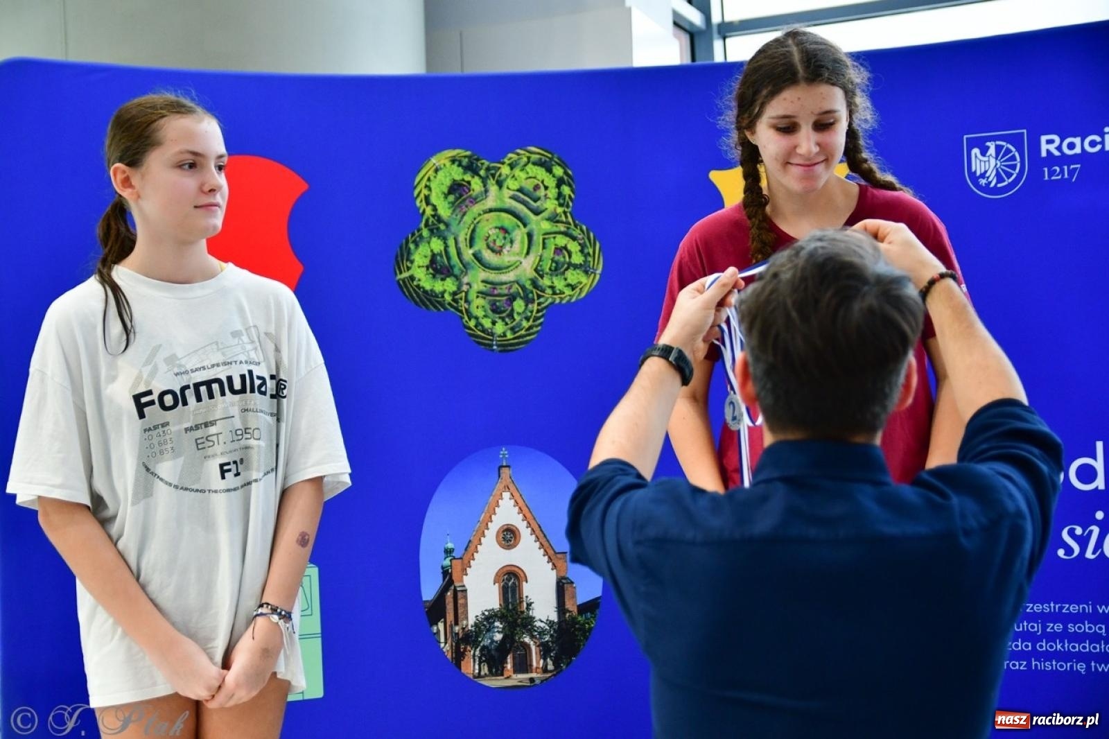 Zdjęcie w galerii na portalu naszraciborz.pl: IV Mistrzostwa Raciborza Szkół Podstawowych w pływaniu – sportowa rywalizacja na H2Ostróg zakończona wiadomości z regionu