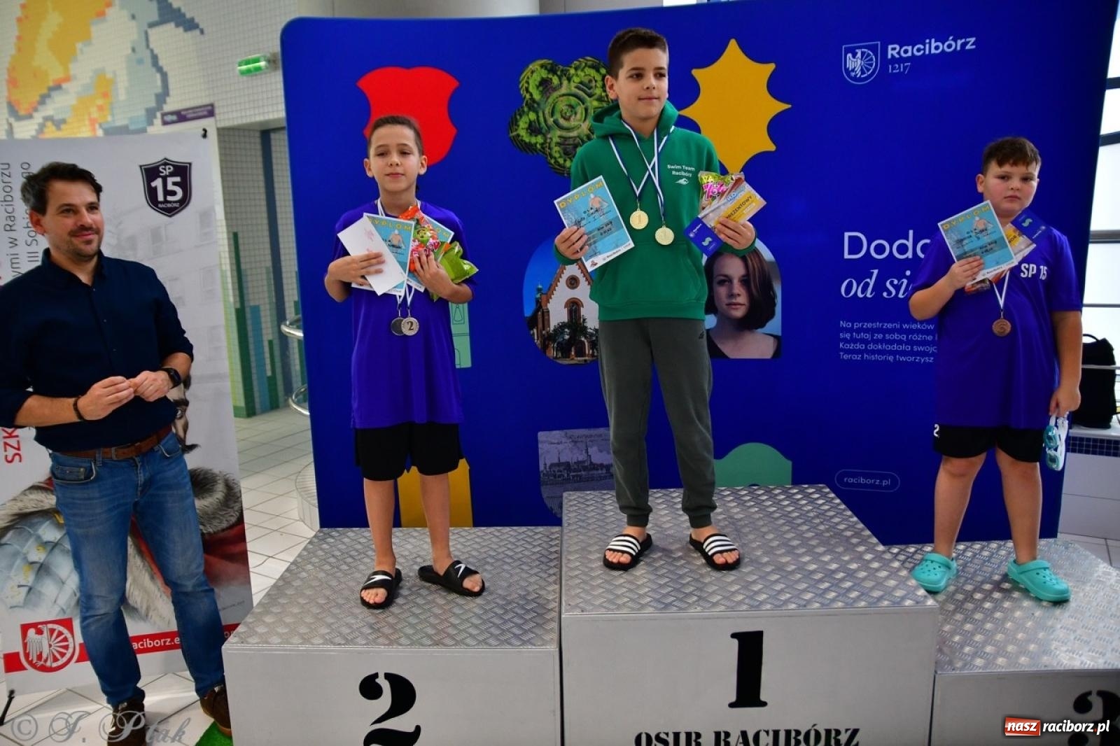 Zdjęcie w galerii na portalu naszraciborz.pl: IV Mistrzostwa Raciborza Szkół Podstawowych w pływaniu – sportowa rywalizacja na H2Ostróg zakończona wiadomości z regionu