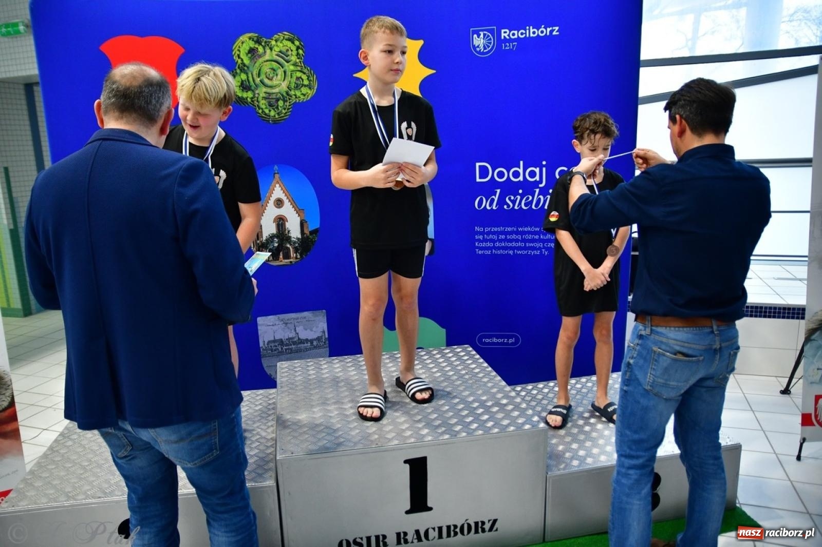 Zdjęcie w galerii na portalu naszraciborz.pl: IV Mistrzostwa Raciborza Szkół Podstawowych w pływaniu – sportowa rywalizacja na H2Ostróg zakończona wiadomości z regionu