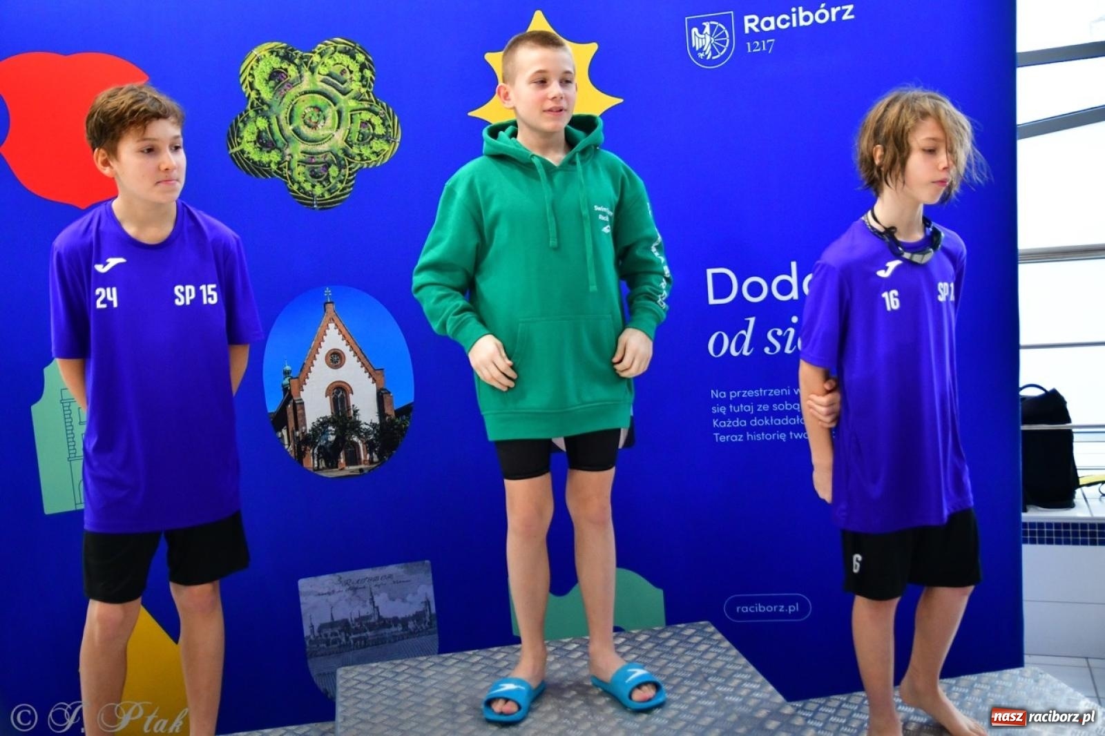 Zdjęcie w galerii na portalu naszraciborz.pl: IV Mistrzostwa Raciborza Szkół Podstawowych w pływaniu – sportowa rywalizacja na H2Ostróg zakończona wiadomości z regionu