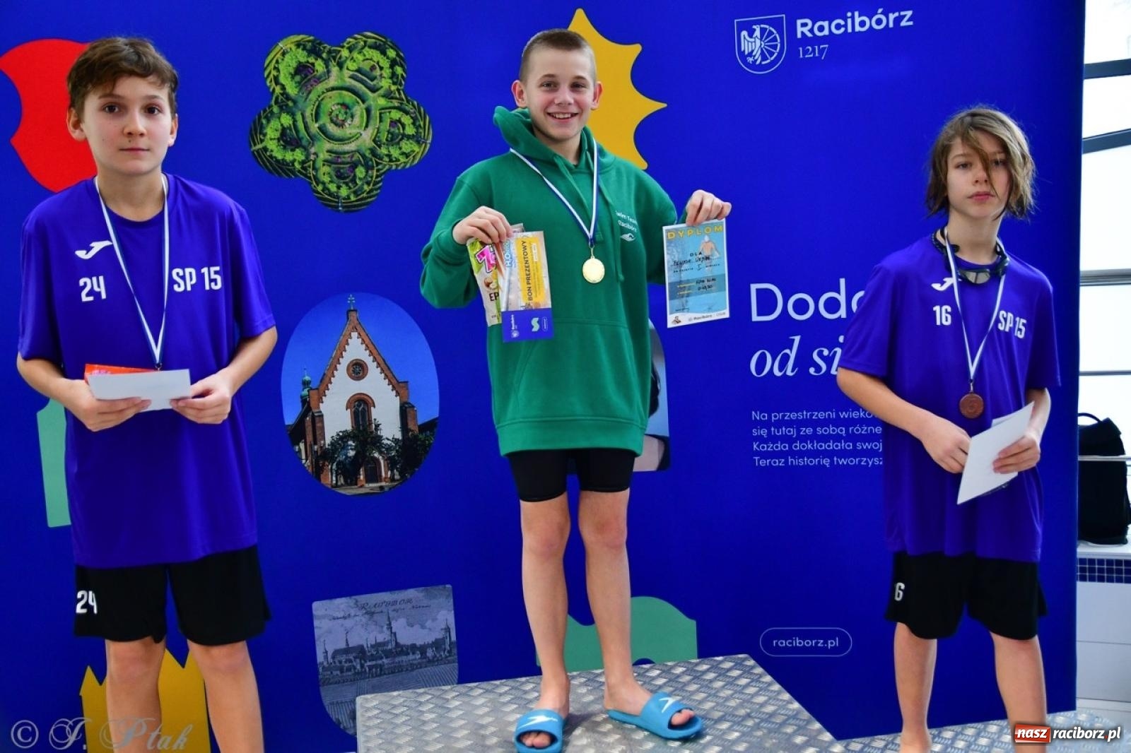 Zdjęcie w galerii na portalu naszraciborz.pl: IV Mistrzostwa Raciborza Szkół Podstawowych w pływaniu – sportowa rywalizacja na H2Ostróg zakończona wiadomości z regionu