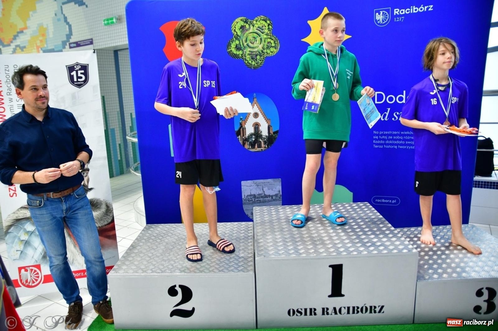 Zdjęcie w galerii na portalu naszraciborz.pl: IV Mistrzostwa Raciborza Szkół Podstawowych w pływaniu – sportowa rywalizacja na H2Ostróg zakończona wiadomości z regionu