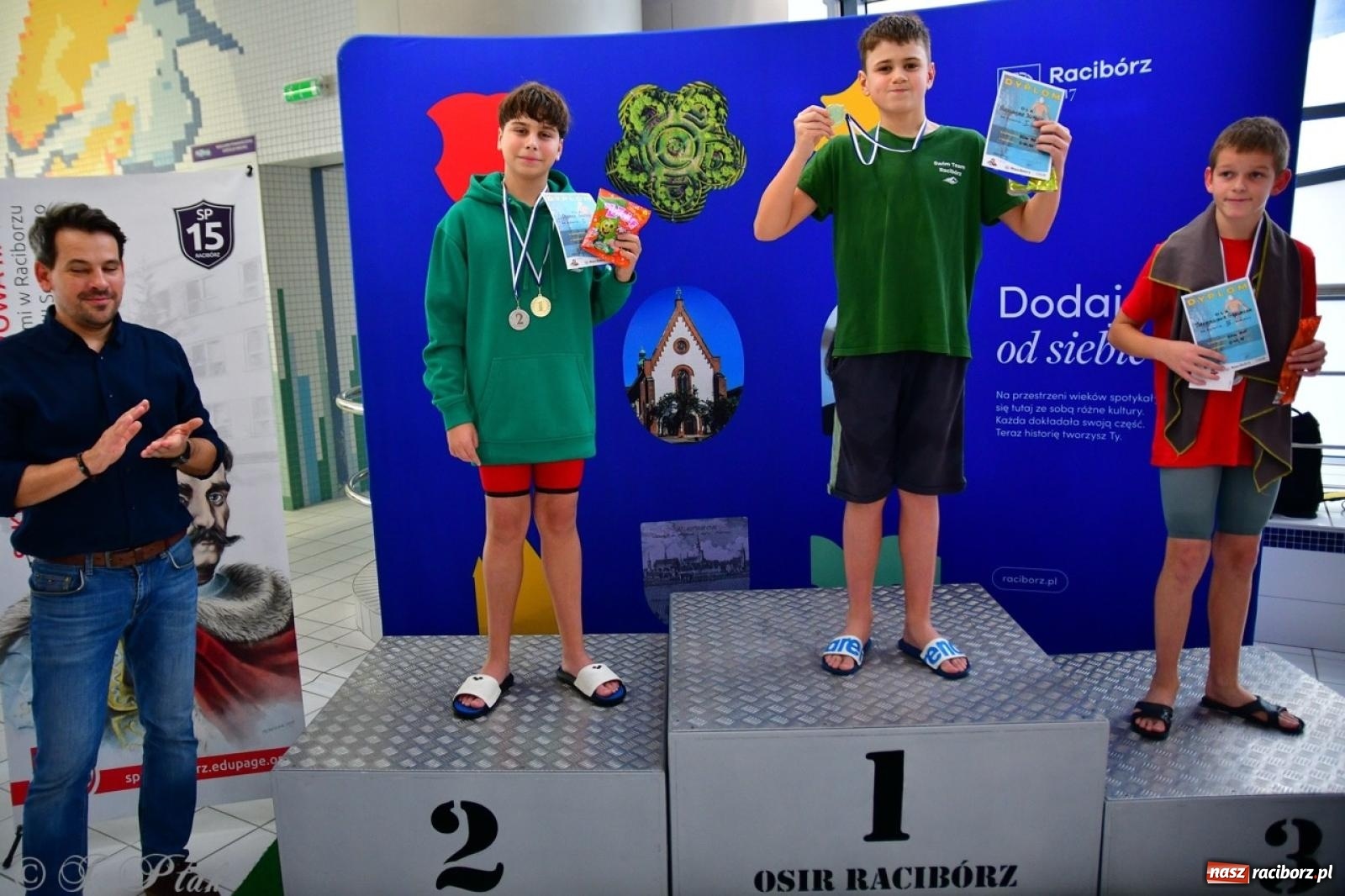 Zdjęcie w galerii na portalu naszraciborz.pl: IV Mistrzostwa Raciborza Szkół Podstawowych w pływaniu – sportowa rywalizacja na H2Ostróg zakończona wiadomości z regionu