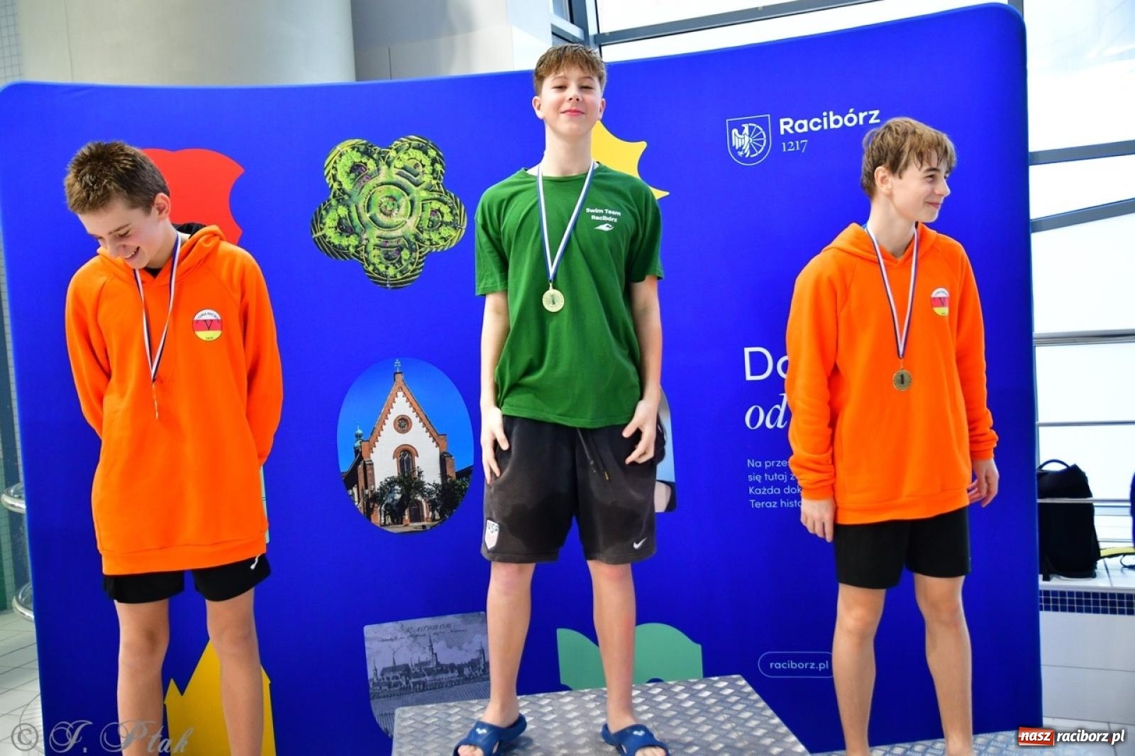 Zdjęcie w galerii na portalu naszraciborz.pl: IV Mistrzostwa Raciborza Szkół Podstawowych w pływaniu – sportowa rywalizacja na H2Ostróg zakończona wiadomości z regionu