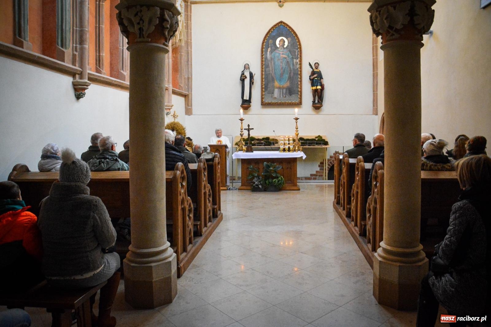 Zdjęcie w galerii na portalu naszraciborz.pl: Leśnicza i łowiecka brać na Mszy św. w kaplicy zamkowej w Raciborzu [FOTO i WIDEO] wiadomości z regionu