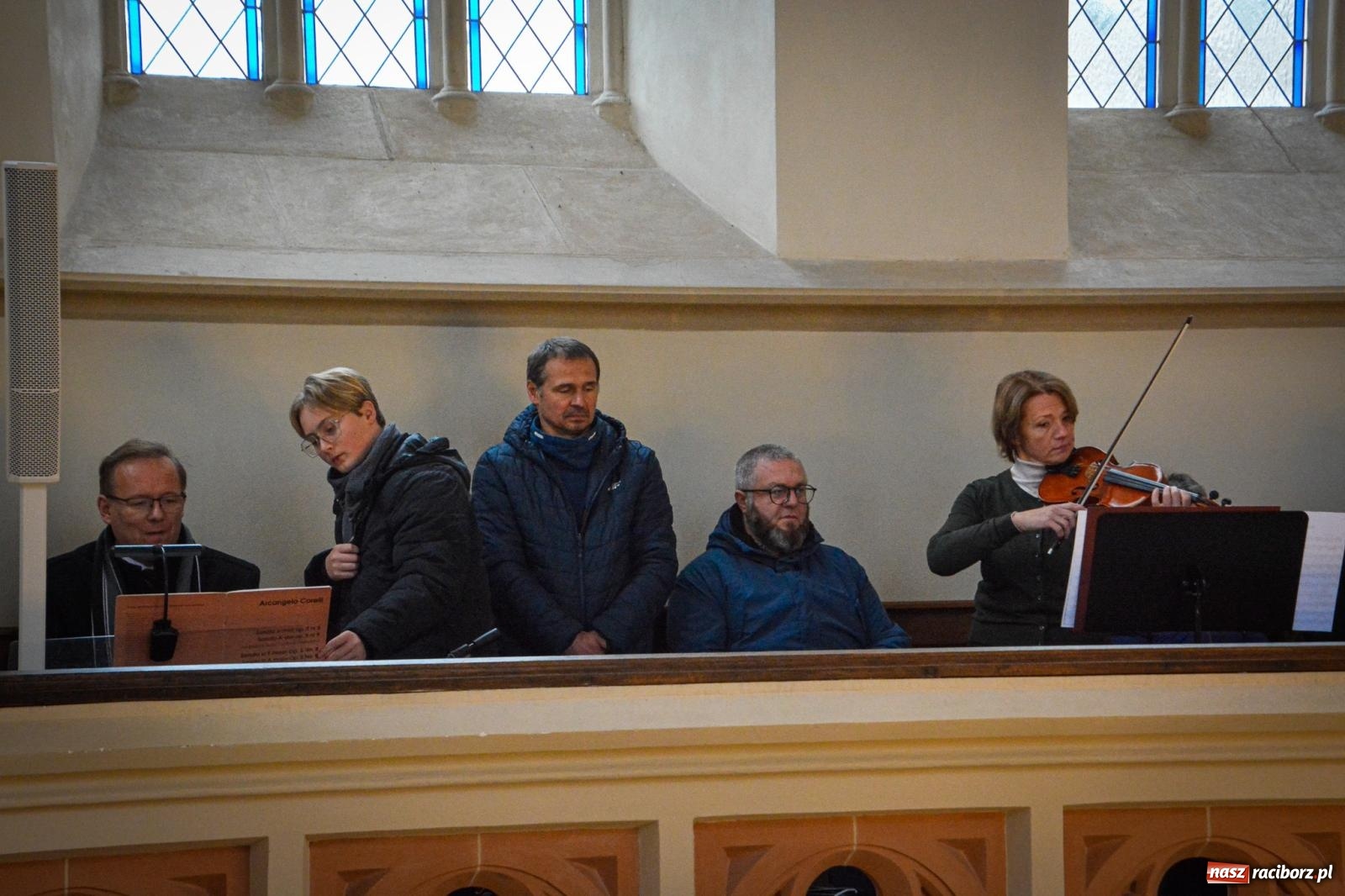 Zdjęcie w galerii na portalu naszraciborz.pl: Leśnicza i łowiecka brać na Mszy św. w kaplicy zamkowej w Raciborzu [FOTO i WIDEO] wiadomości z regionu