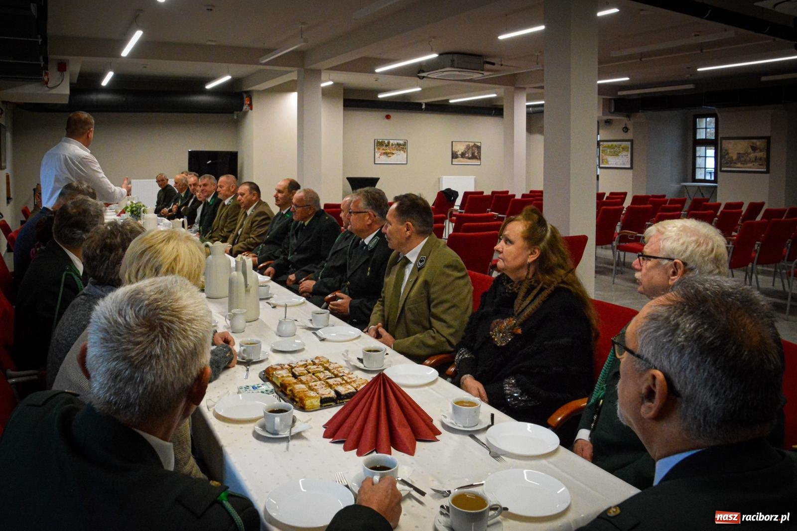 Zdjęcie w galerii na portalu naszraciborz.pl: Leśnicza i łowiecka brać na Mszy św. w kaplicy zamkowej w Raciborzu [FOTO i WIDEO] wiadomości z regionu