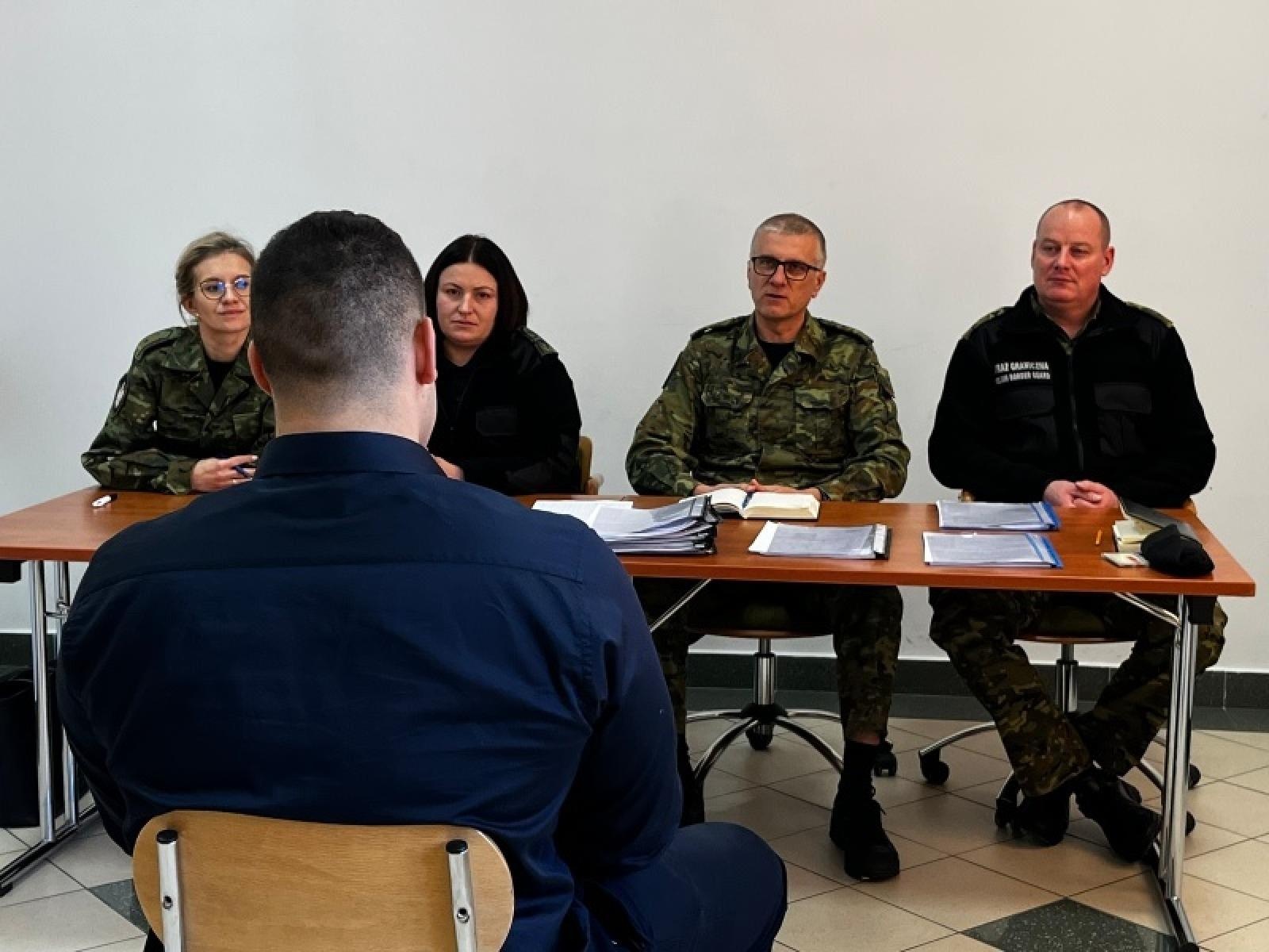 Zdjęcie w galerii na portalu naszraciborz.pl: Śląska Straż Graniczna z Raciborza czeka na kandydatów do służby wiadomości z regionu