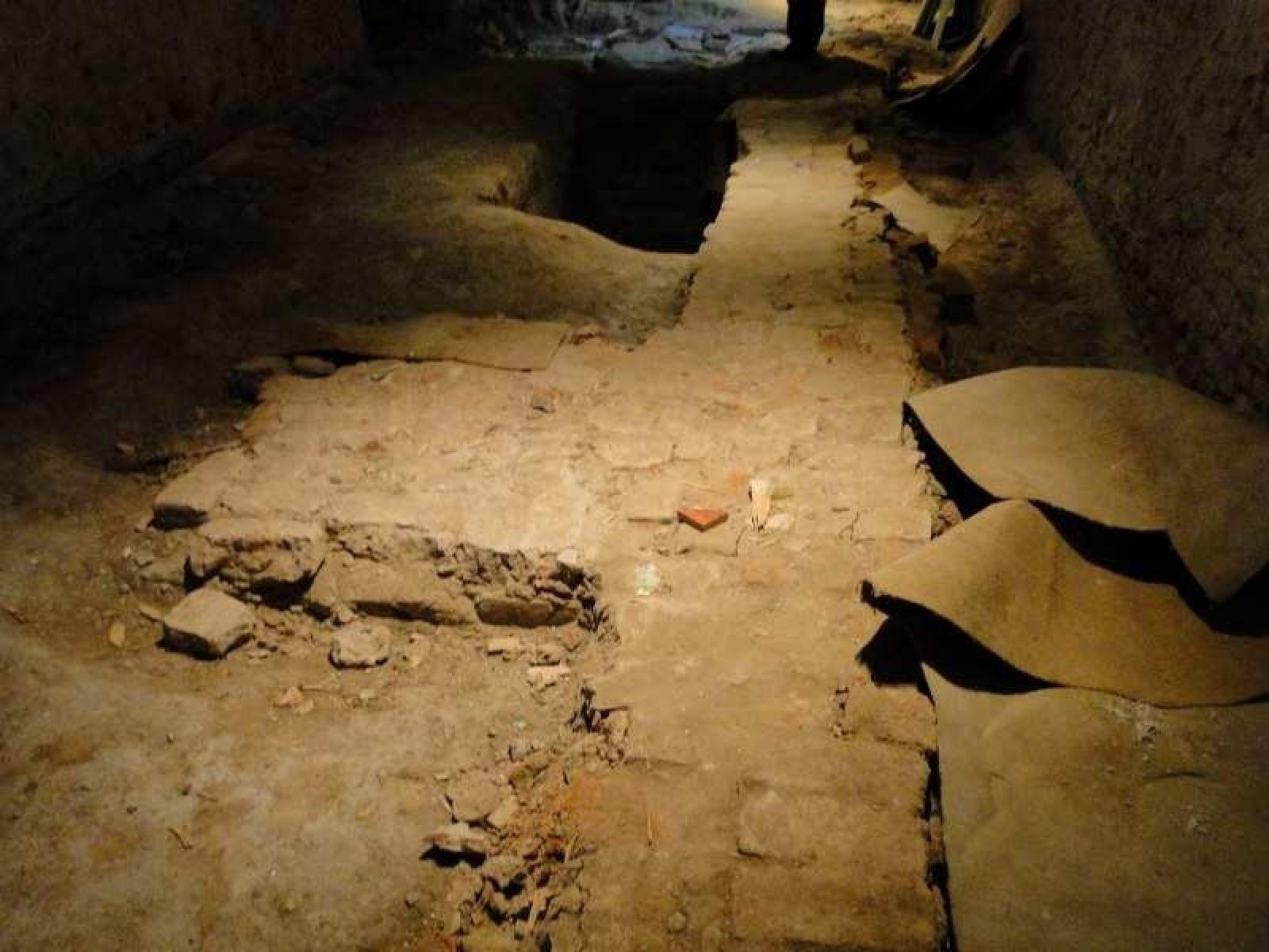 Zdjęcie w galerii na portalu naszraciborz.pl: Średniowieczny mur obronny w piwnicach RCK doczeka się konserwacji wiadomości z regionu