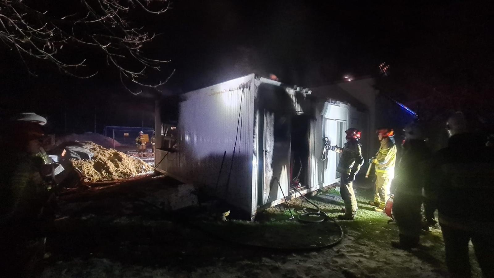 Zdjęcie w galerii na portalu naszraciborz.pl: Nocny pożar na boisku w Borucinie wiadomości z regionu