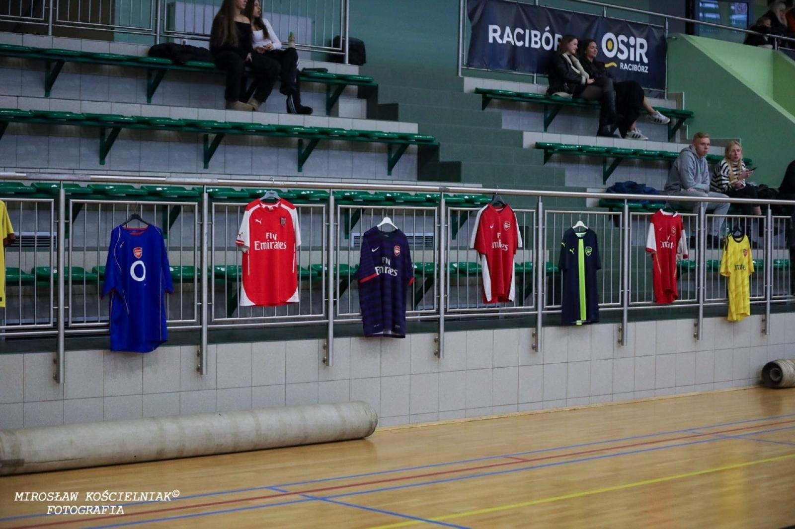 Zdjęcie w galerii na portalu naszraciborz.pl: Zacięta rywalizacja w IV edycji Turnieju Siatkonogi. Kamil Duda i Farid Ali triumfują wiadomości z regionu