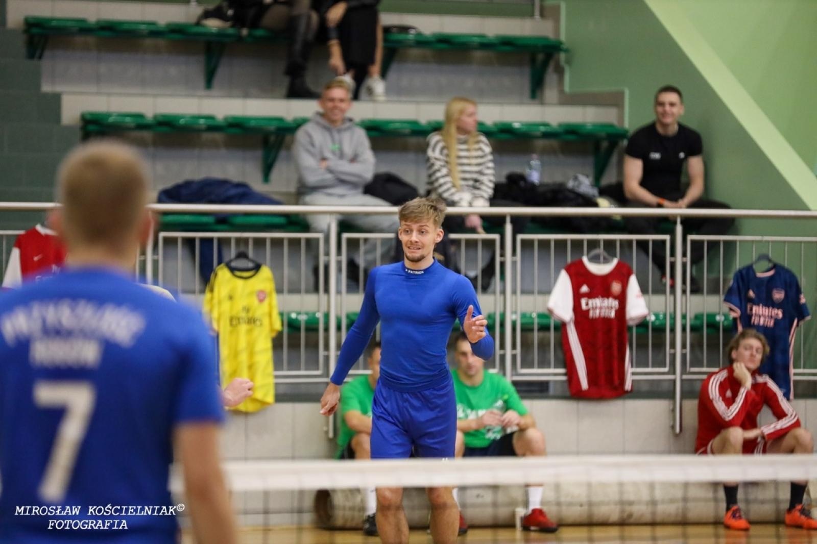 Zdjęcie w galerii na portalu naszraciborz.pl: Zacięta rywalizacja w IV edycji Turnieju Siatkonogi. Kamil Duda i Farid Ali triumfują wiadomości z regionu