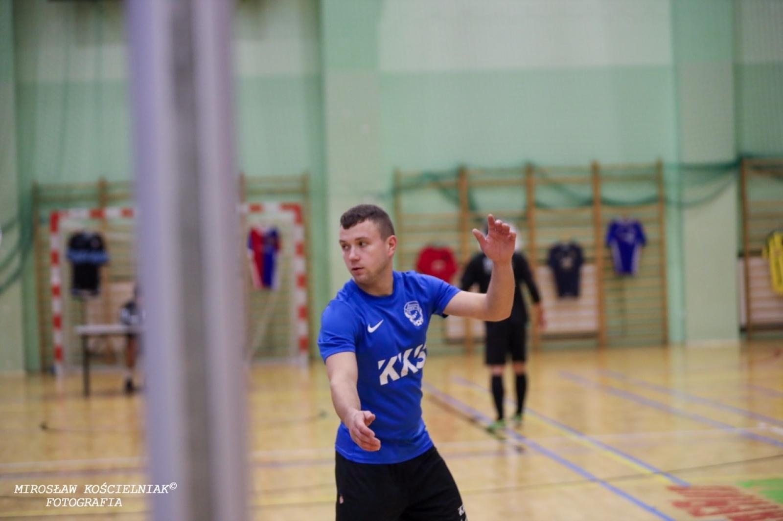 Zdjęcie w galerii na portalu naszraciborz.pl: Zacięta rywalizacja w IV edycji Turnieju Siatkonogi. Kamil Duda i Farid Ali triumfują wiadomości z regionu