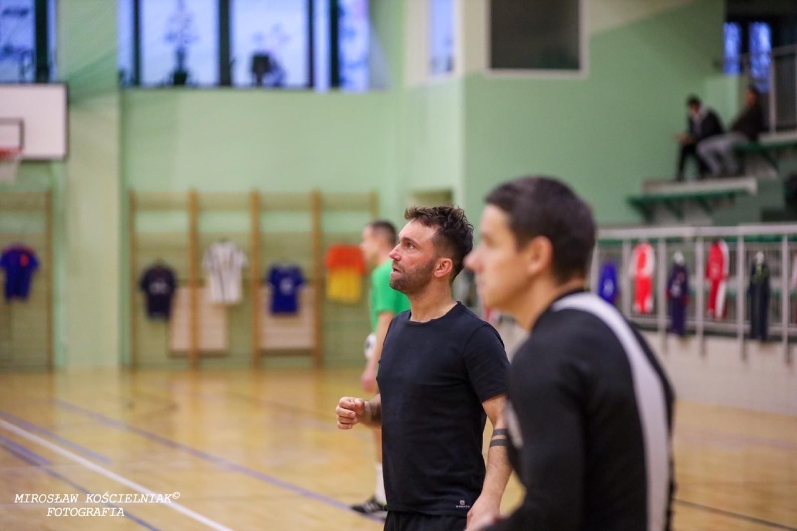 Zdjęcie w galerii na portalu naszraciborz.pl: Zacięta rywalizacja w IV edycji Turnieju Siatkonogi. Kamil Duda i Farid Ali triumfują wiadomości z regionu