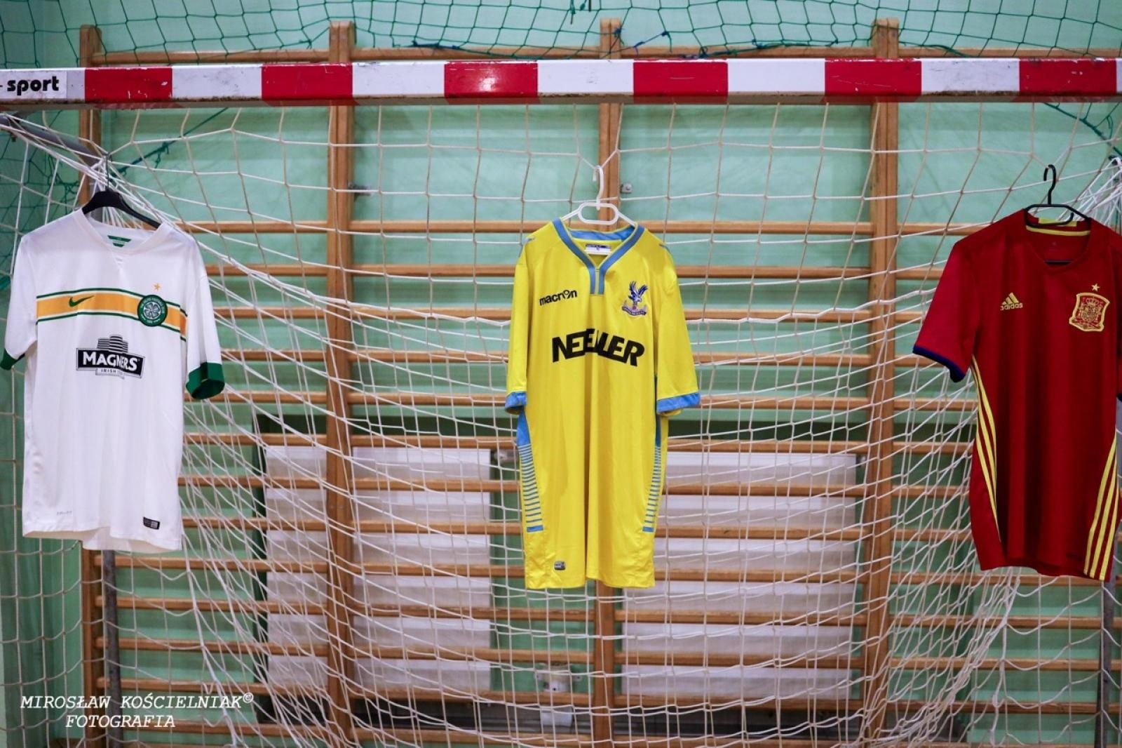 Zdjęcie w galerii na portalu naszraciborz.pl: Zacięta rywalizacja w IV edycji Turnieju Siatkonogi. Kamil Duda i Farid Ali triumfują wiadomości z regionu