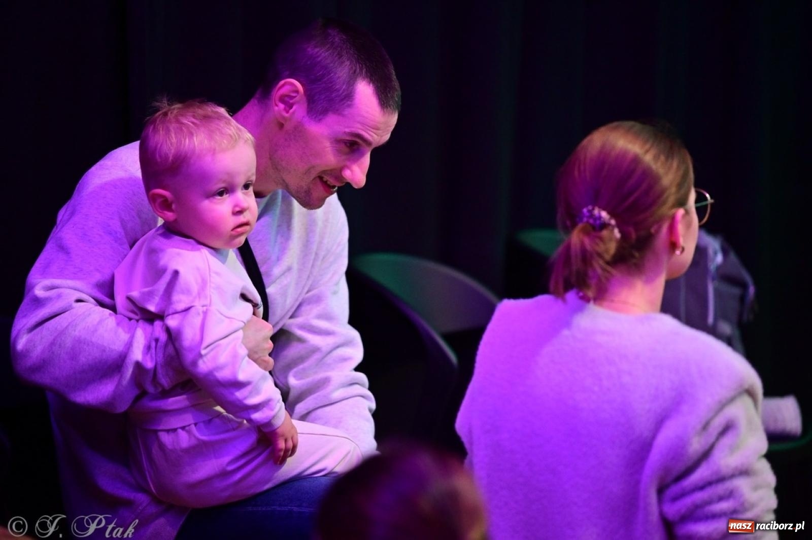 Zdjęcie w galerii na portalu naszraciborz.pl: Maluchy w krainie dźwięków. Muzyczna podróż z Trzema Prosiaczkami za nami! wiadomości z regionu