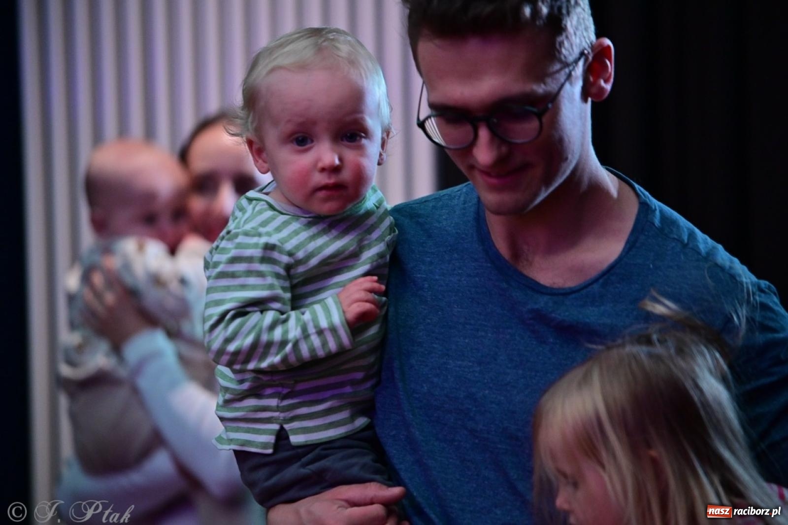 Zdjęcie w galerii na portalu naszraciborz.pl: Maluchy w krainie dźwięków. Muzyczna podróż z Trzema Prosiaczkami za nami! wiadomości z regionu