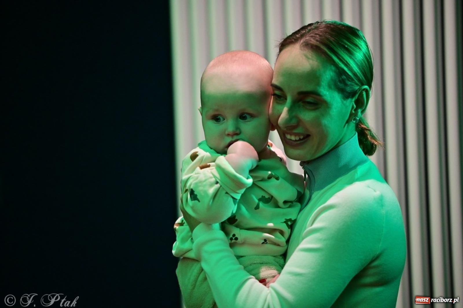 Zdjęcie w galerii na portalu naszraciborz.pl: Maluchy w krainie dźwięków. Muzyczna podróż z Trzema Prosiaczkami za nami! wiadomości z regionu