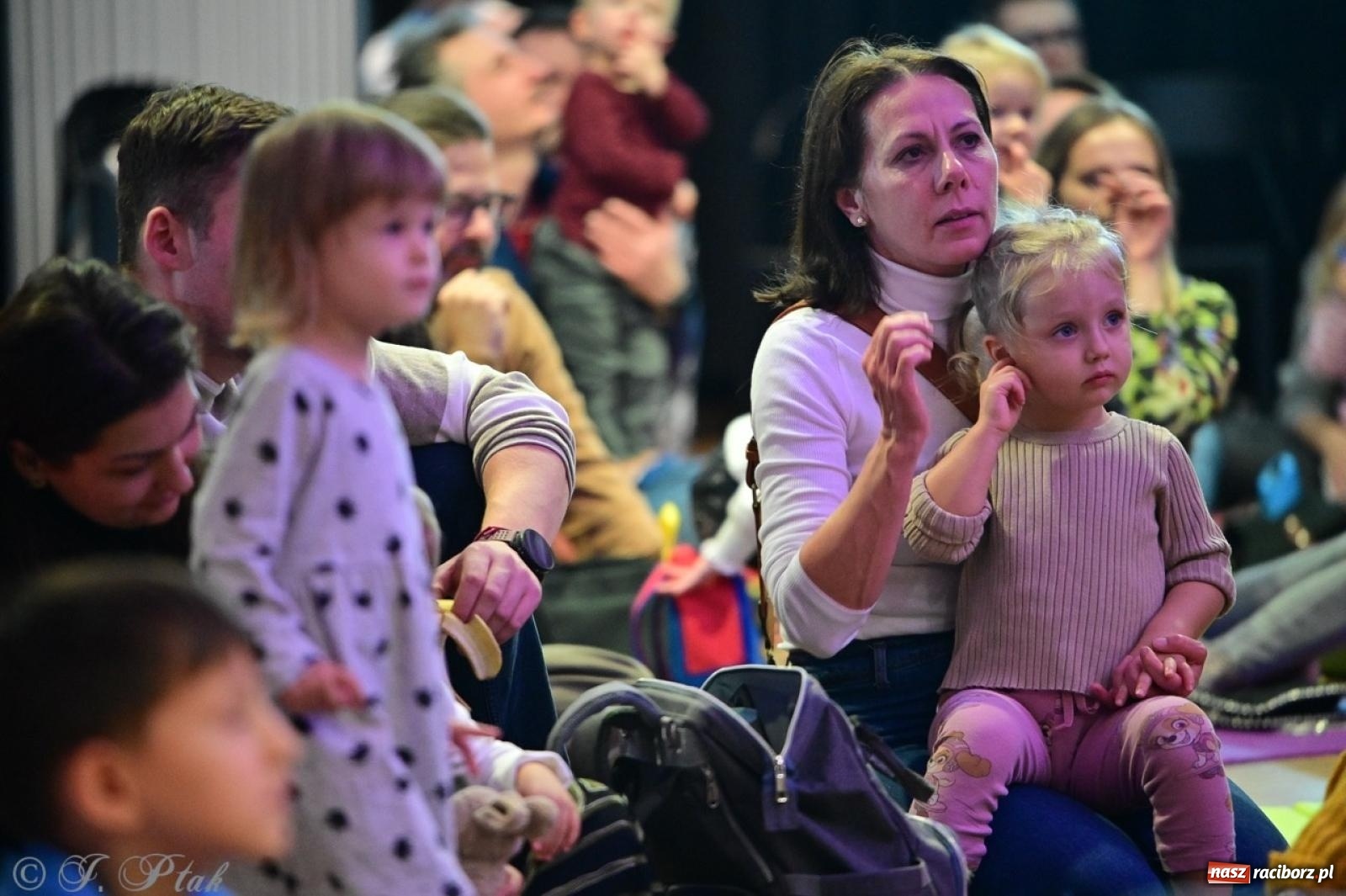 Zdjęcie w galerii na portalu naszraciborz.pl: Maluchy w krainie dźwięków. Muzyczna podróż z Trzema Prosiaczkami za nami! wiadomości z regionu