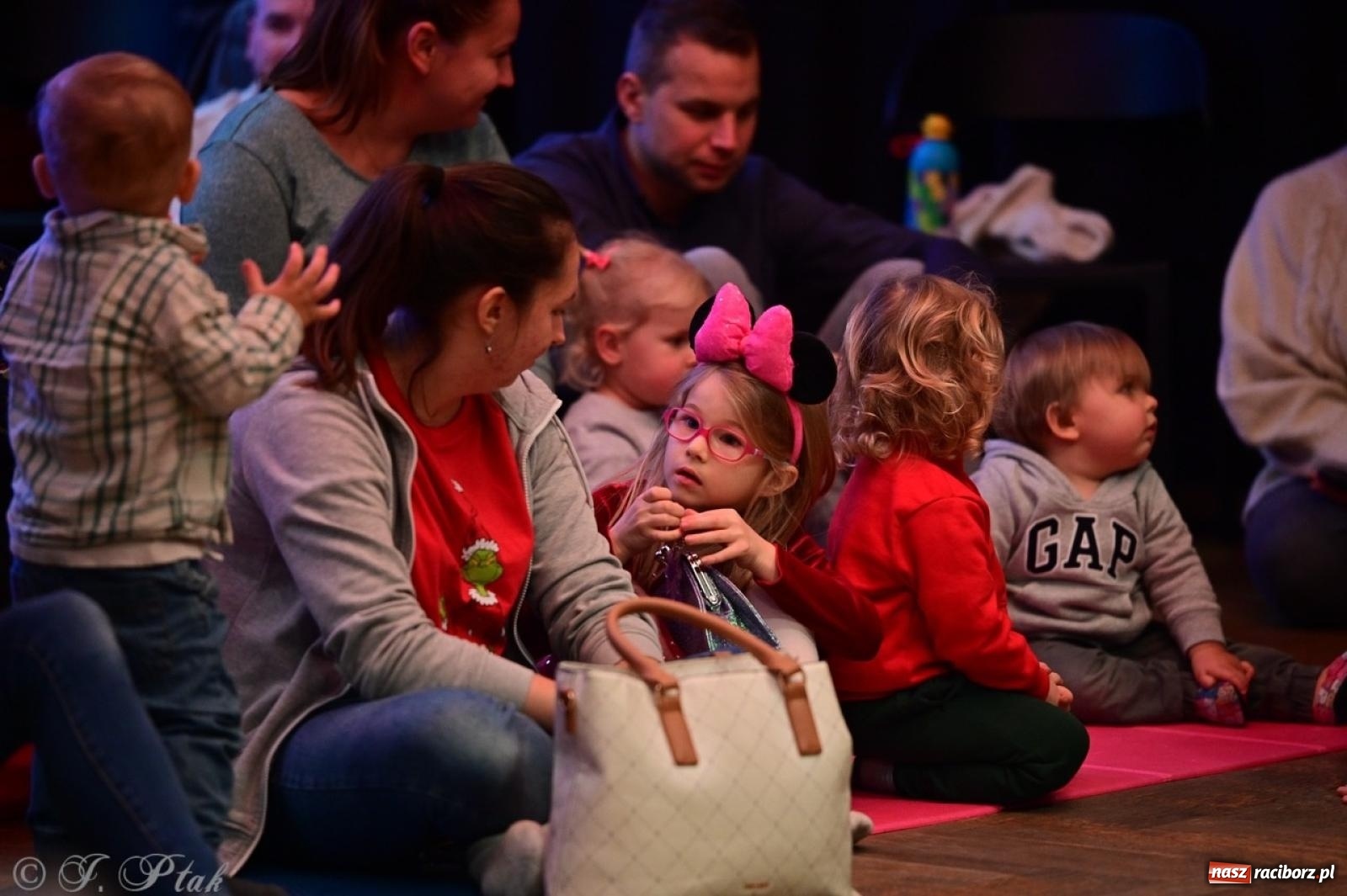 Zdjęcie w galerii na portalu naszraciborz.pl: Maluchy w krainie dźwięków. Muzyczna podróż z Trzema Prosiaczkami za nami! wiadomości z regionu